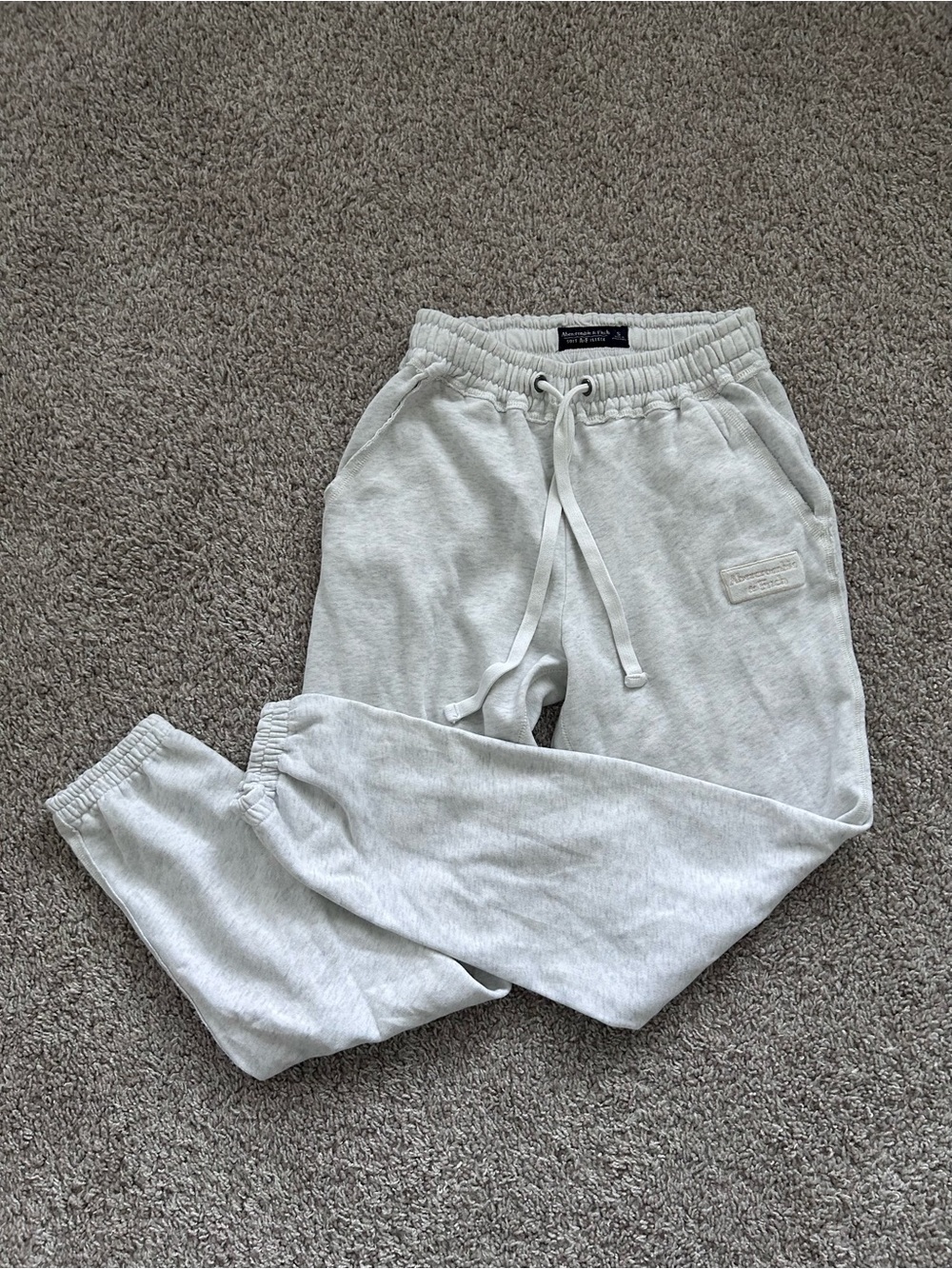 Abercrombie & Fitch Women’s Light Gray Fleece Joggers in Small